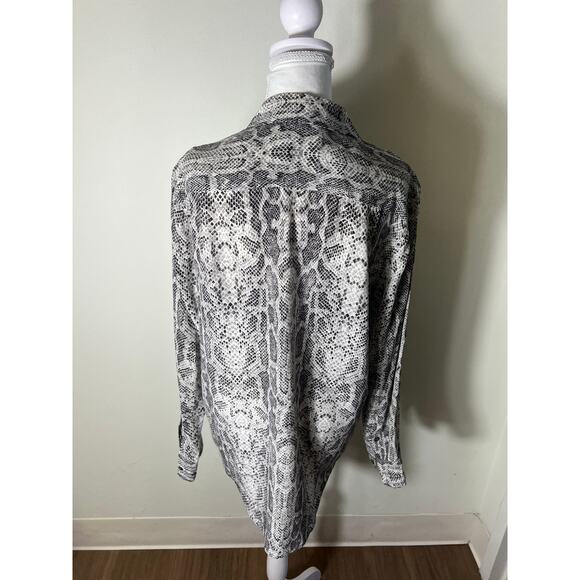 Equipment Femme Long Sleeve Snake Print Button Up Blouse Sz M - Picture 3 of 5
